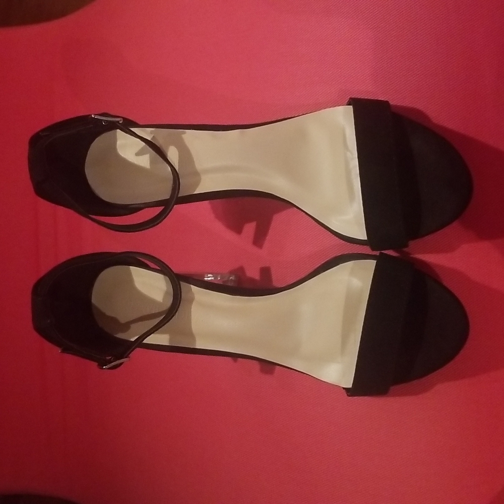 ❤  Wild Diva Suede like Strap w/Crystal Clear Heel - Size 6 1/2 - Picture 7 of 8